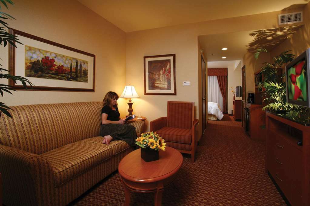Hilton Garden Inn Las Vegas/Henderson Room photo